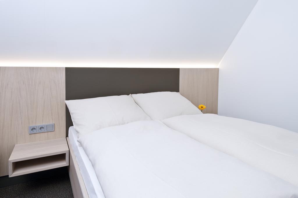 Hotel Kaeferstein Garni Nuremberg Bagian luar foto