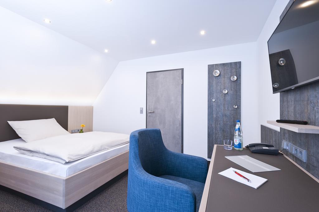 Hotel Kaeferstein Garni Nuremberg Bagian luar foto