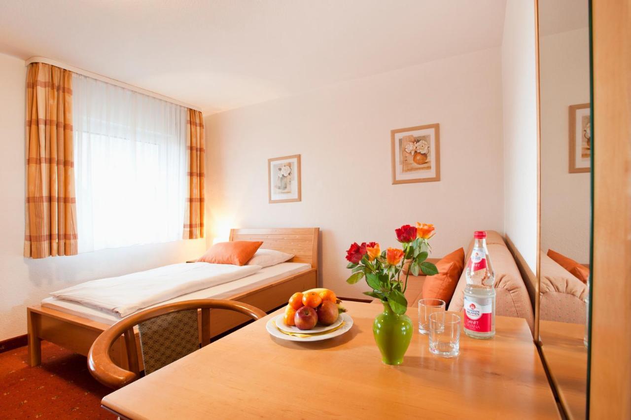 Hotel Kaeferstein Garni Nuremberg Bagian luar foto